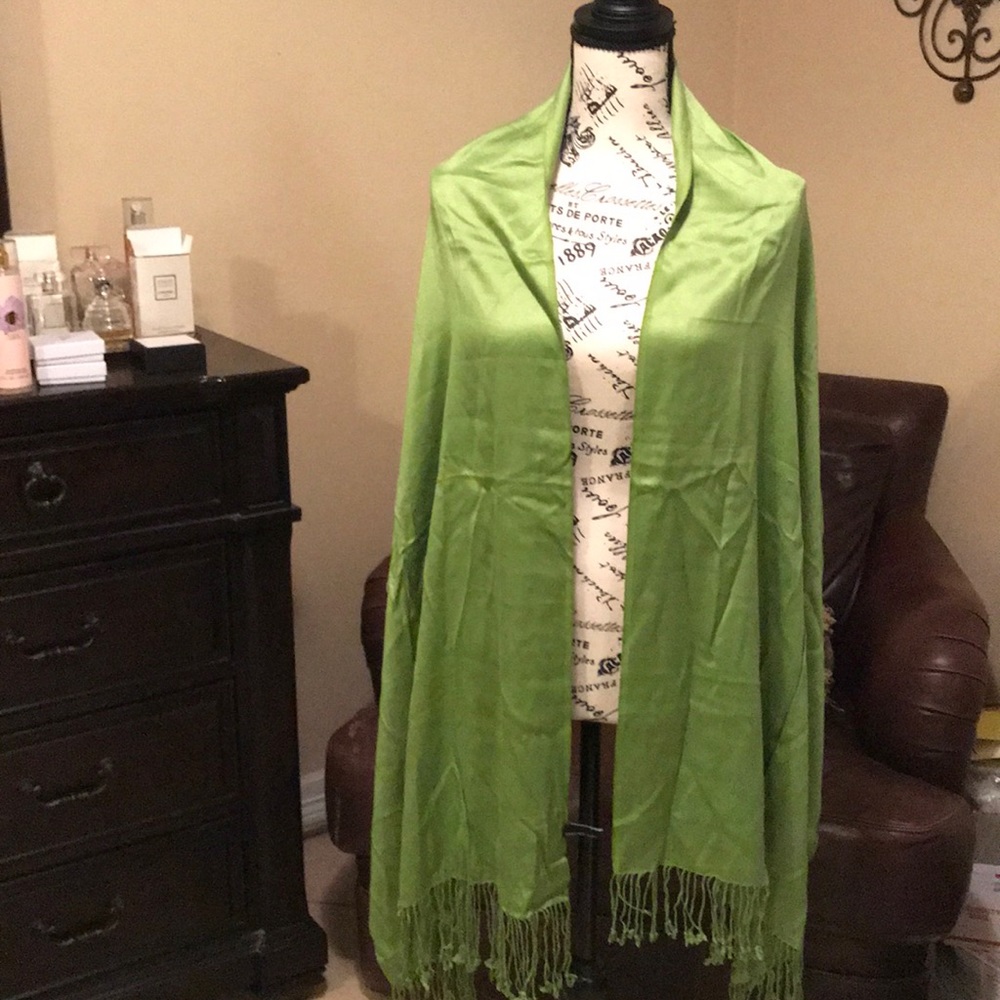 Green shawl